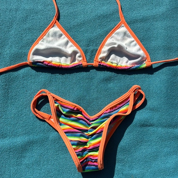 Rainbow bikini - Picture 3 of 5
